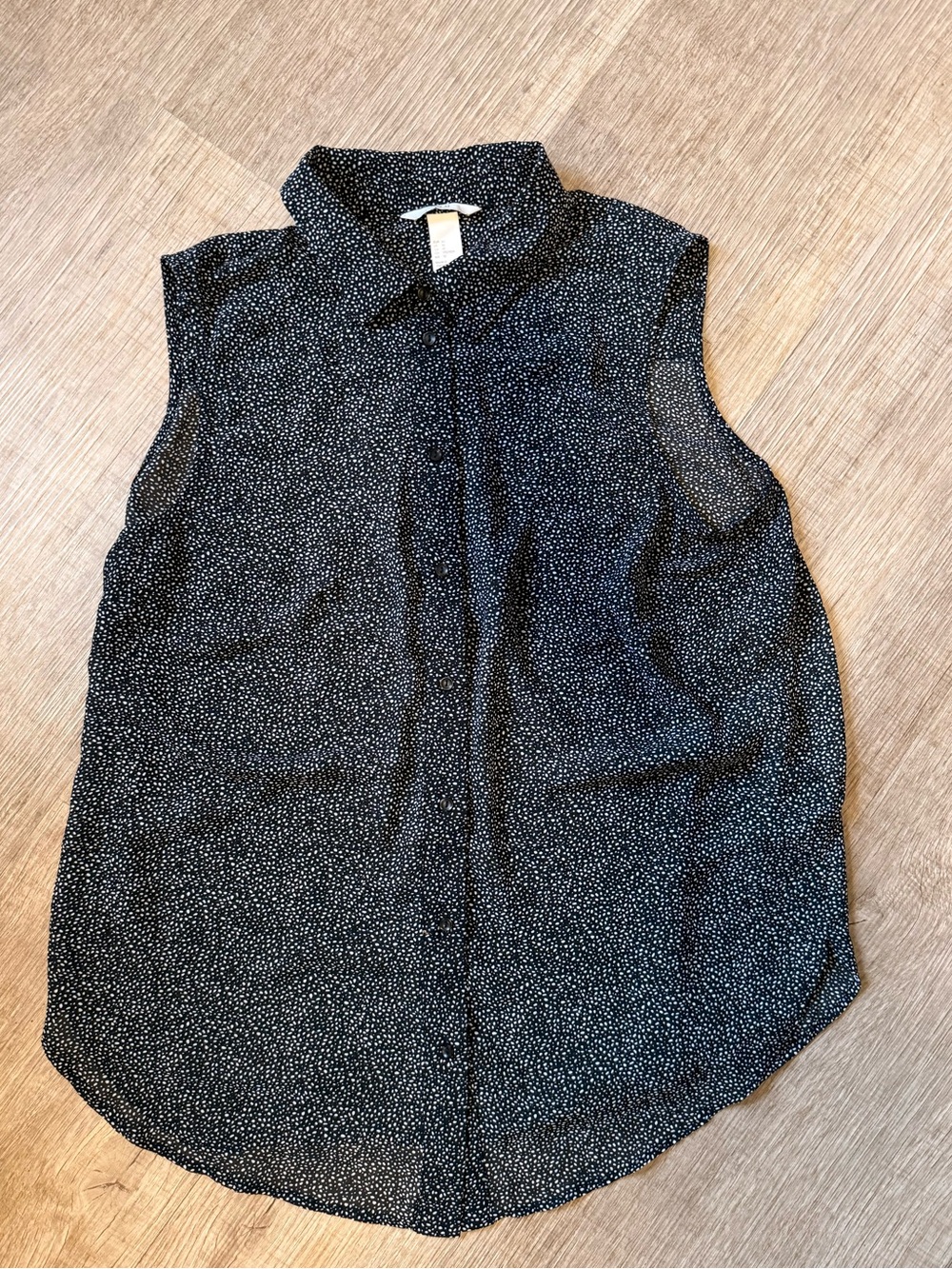H&M Black & White Speckled Sleeveless Button Front Blouse Size 10